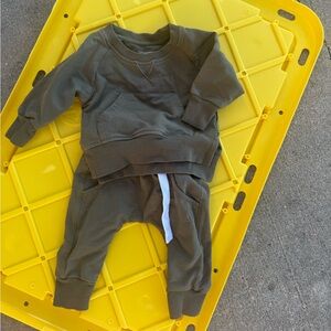 Little Bipsy Olive Kids Sweatpants & Joggers Set